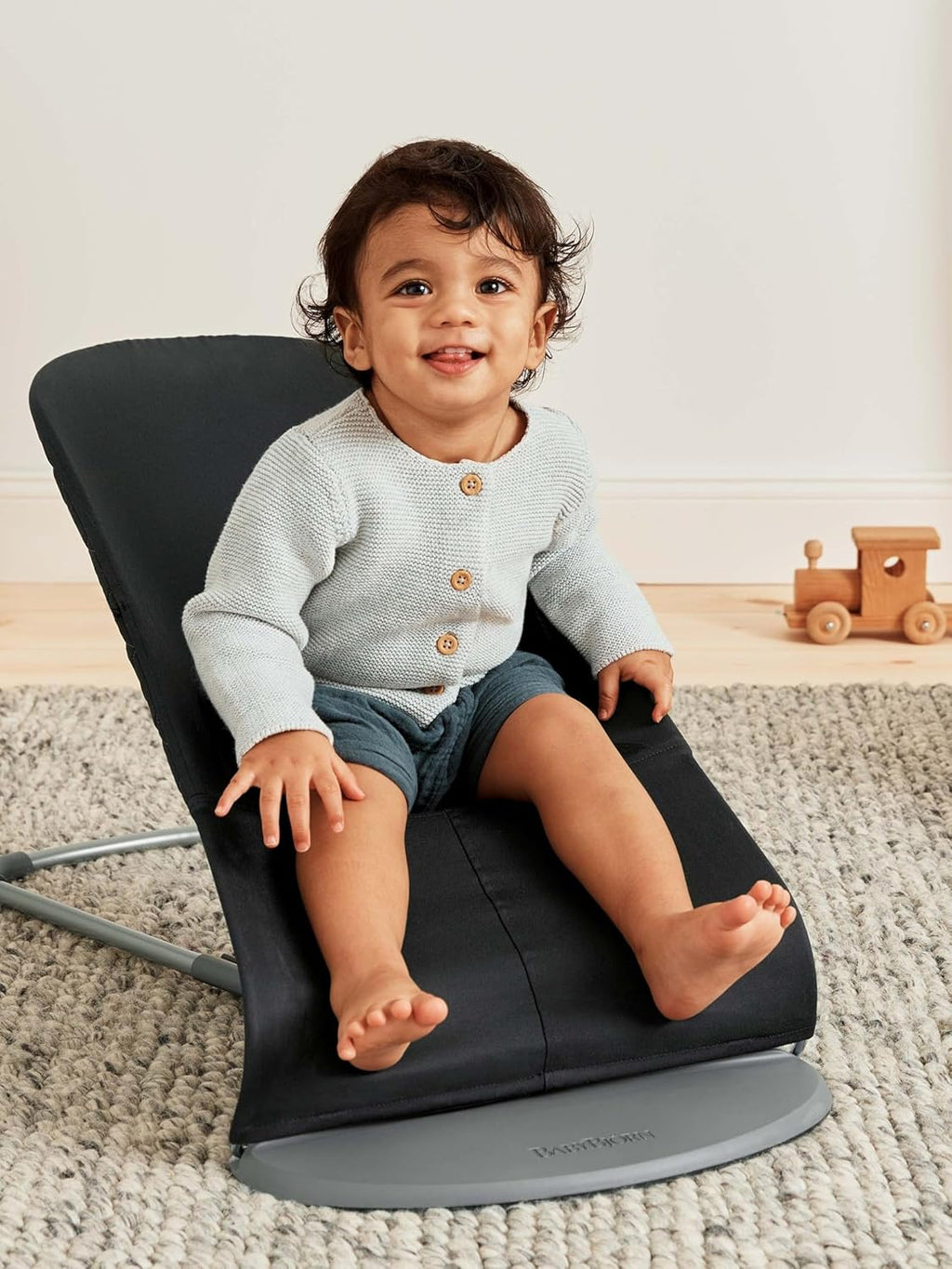 BabyBjörn Babywippe Bliss, Gewebt, Blütenblatt-Steppung, Sandgrau