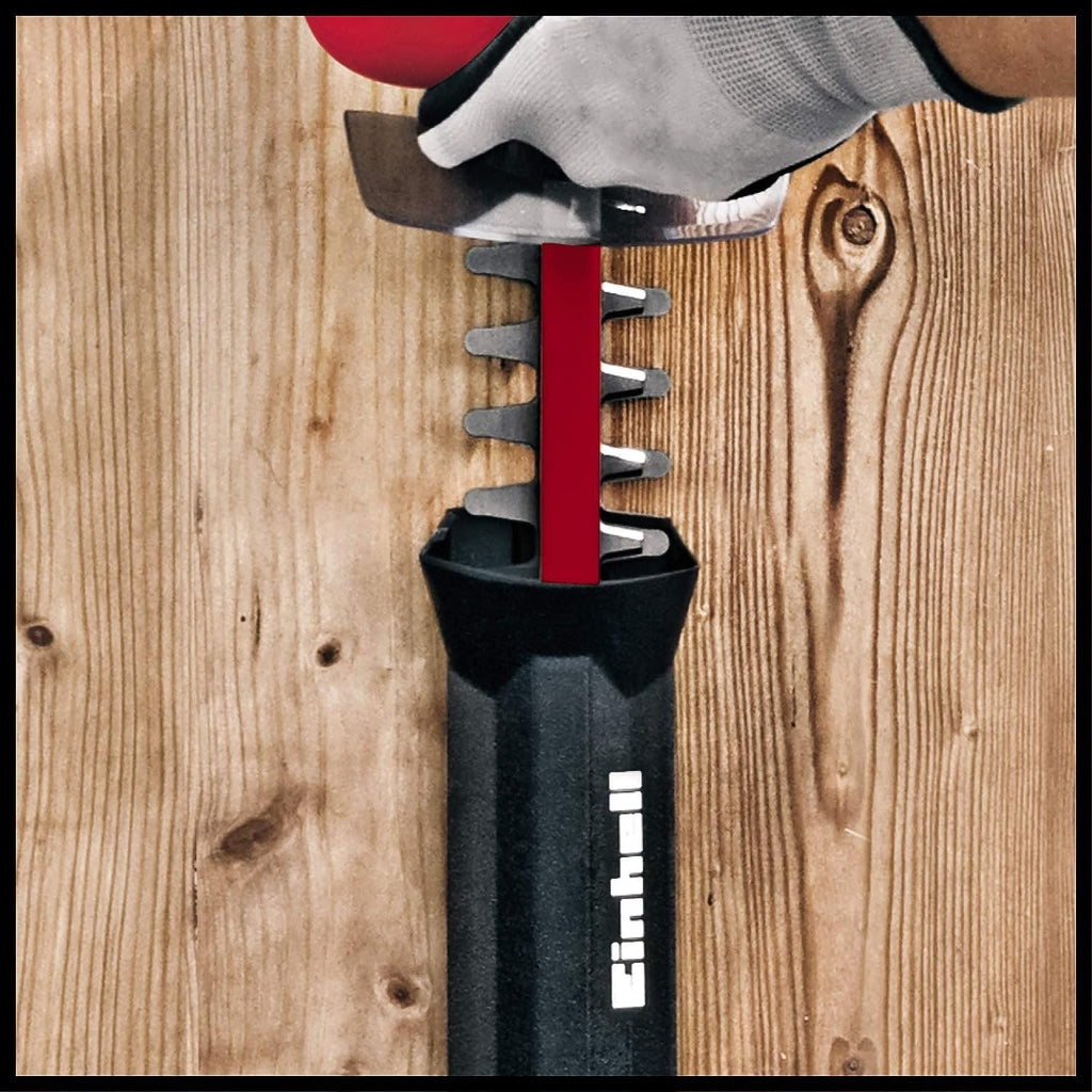 Einhell Elektro-Heckenschere GE-EH 7067 (700 W, Messer aus  geschnittenem u. diamantgeschliffenem Stahl, Metallgetriebe, Stoschutz, inkl. Kcher)