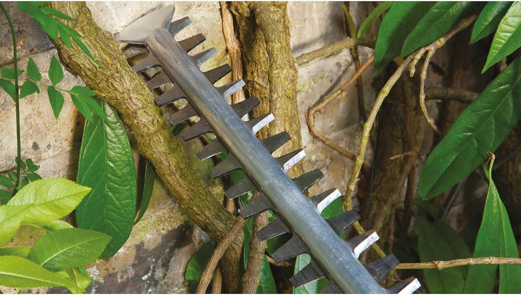 Bosch Heckenschere AdvancedHedgeCut 65 (500 Watt, Messerlänge: 65 cm, für große Hecken, Messerabstand: 34 mm, im Karton)