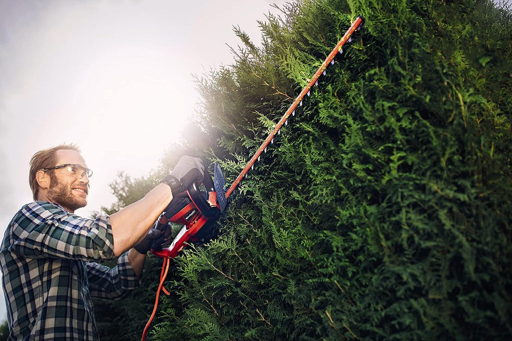 Einhell Elektro-Heckenschere GE-EH 7067 (700 W, Messer aus  geschnittenem u. diamantgeschliffenem Stahl, Metallgetriebe, Stoschutz, inkl. Kcher)