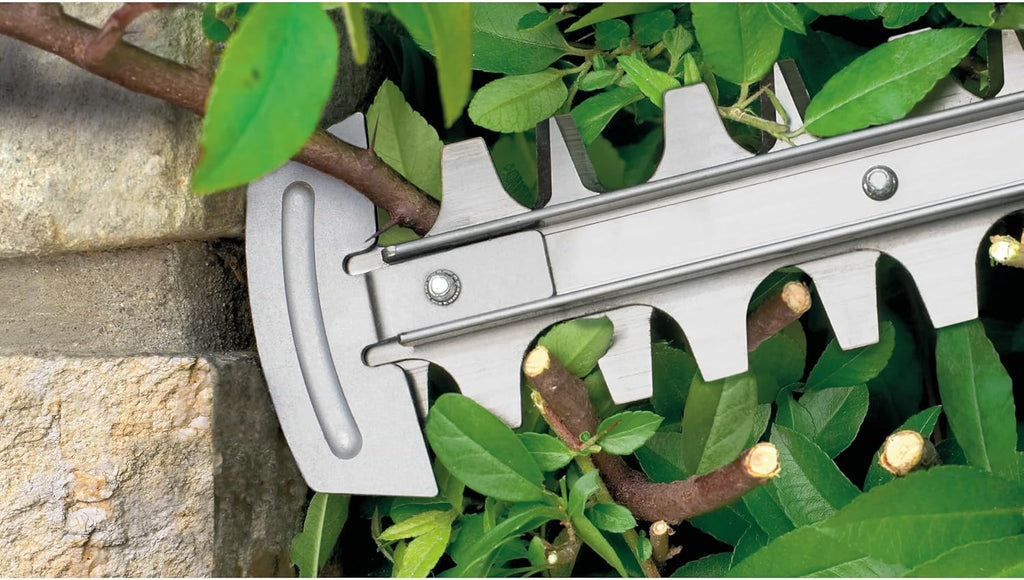 Bosch Heckenschere AdvancedHedgeCut 65 (500 Watt, Messerlänge: 65 cm, für große Hecken, Messerabstand: 34 mm, im Karton)