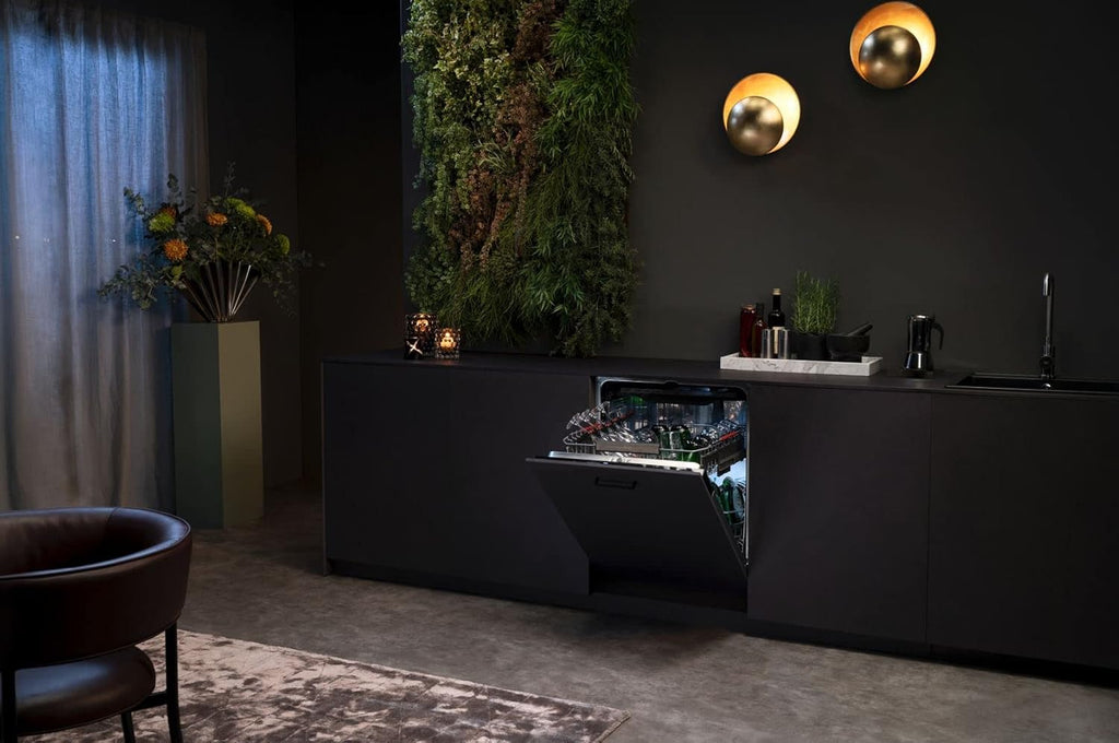 AEG Vollintegrierter Geschirrspüler 60cm, Spülmaschine Serie 7000: mit Glasschutz, Energieklasse A, Besteckschublade, personalisierte Zeit-Steuerung, leise 41dB, ComfortRails, Wasserstopp, FSE7676AP